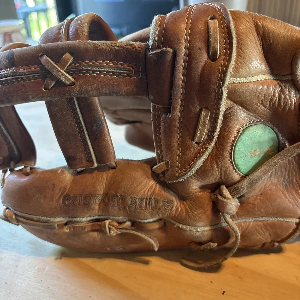 Dudley D-1000 Pro Model Baseball Softball Leather Glove Left Hand Throw